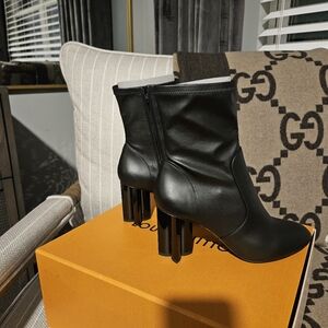 Louis Vuitton Black Silhouette Ankle Boot. Brand New w/Tags. Size 38